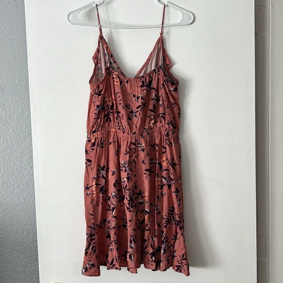 Express Ruffle Dress - Picture 4 of 4